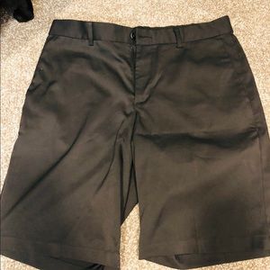 Men’s golf shorts